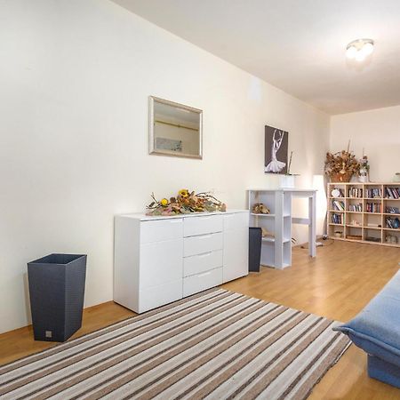 Awesome Apartment In Stara Baska 1 With Kitchen Exteriör bild