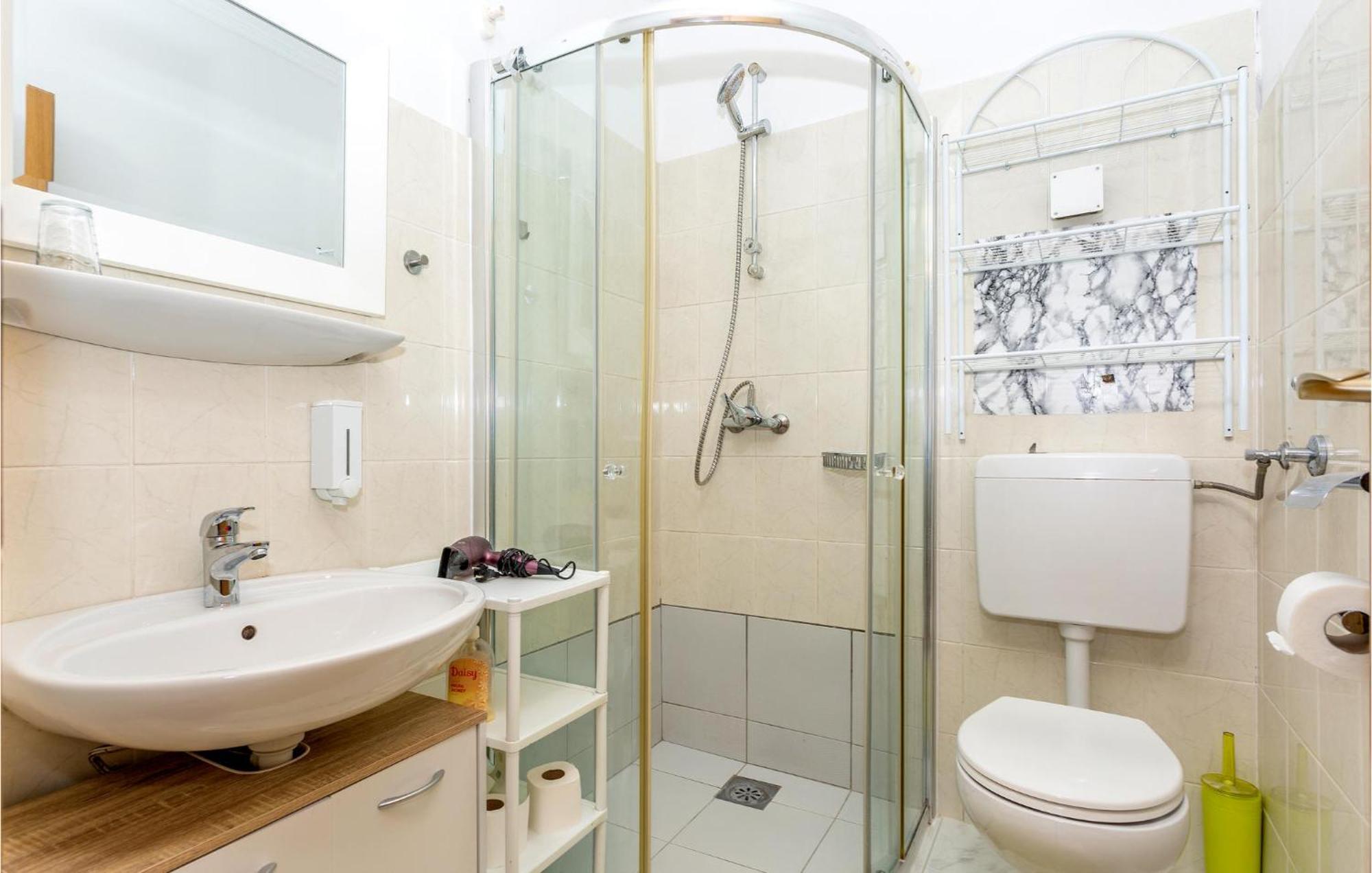 Awesome Apartment In Stara Baska 1 With Kitchen Exteriör bild